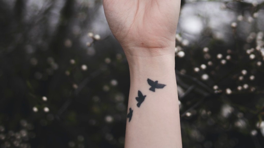 Cu ce ​​se șterg artiștii tatuatori